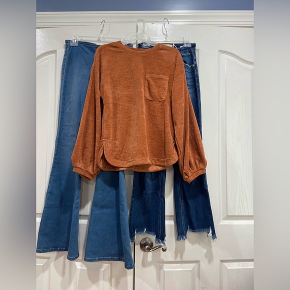 NWT Free People Jeans with a flare bottom, size 26, in Echo Blue - Picture 6 of 7